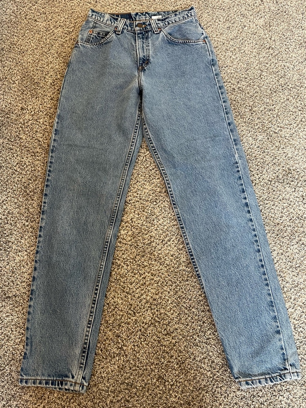 Vintage 962 Women’s Levi’s More Relaxed Fit Tapered Leg 100% Cotton Denim Jeans